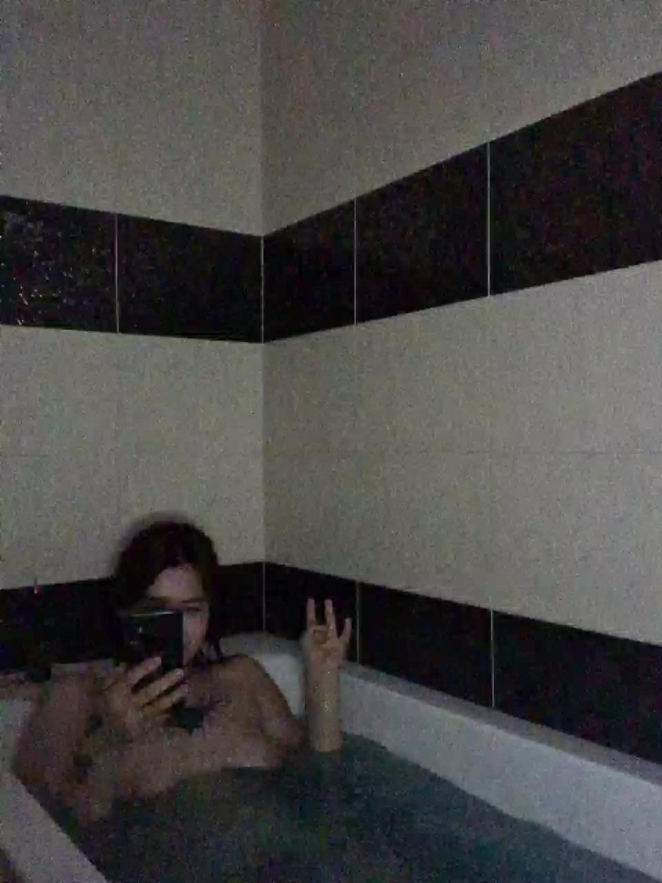 VikkiHamilton Live Sex August 17, 2025