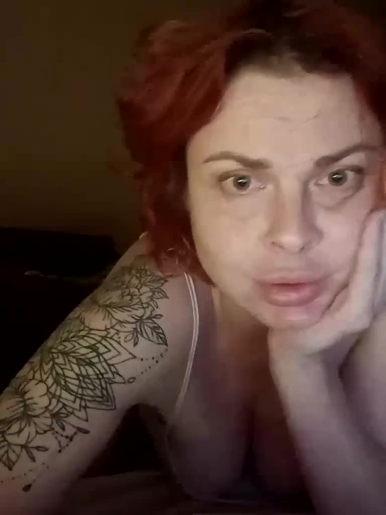 Redfoxlikefiree Live Sex August 19, 2025