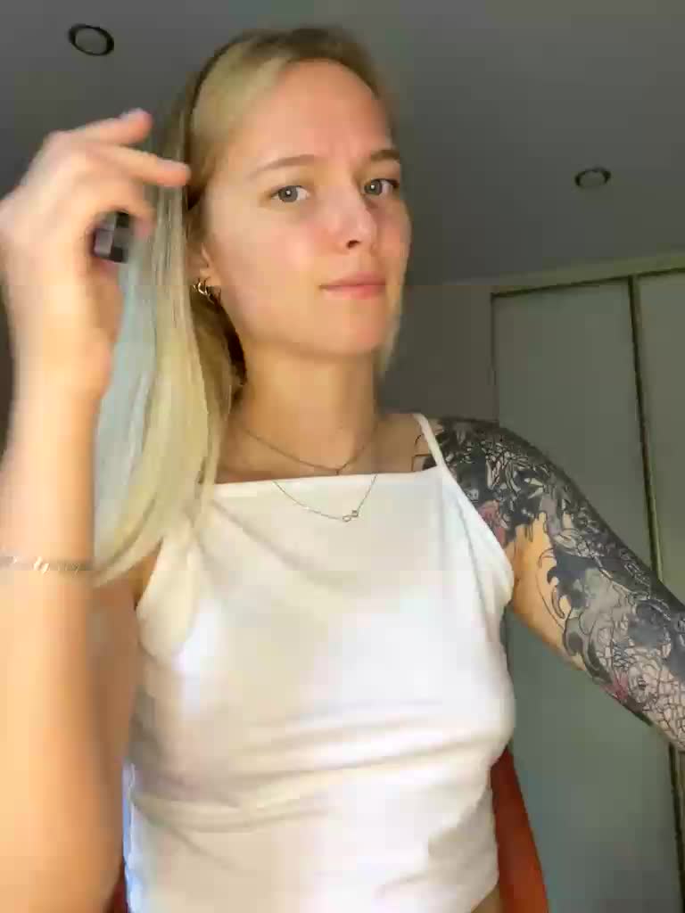 Detkaaa Live Sex August 19, 2025