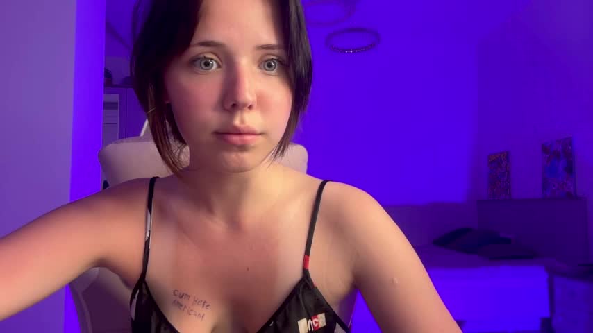 RoxyFloren Live Sex August 23, 2025