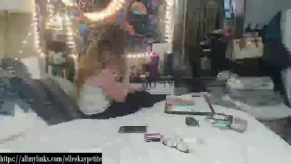 elleekaypetite Live Sex August 24, 2025