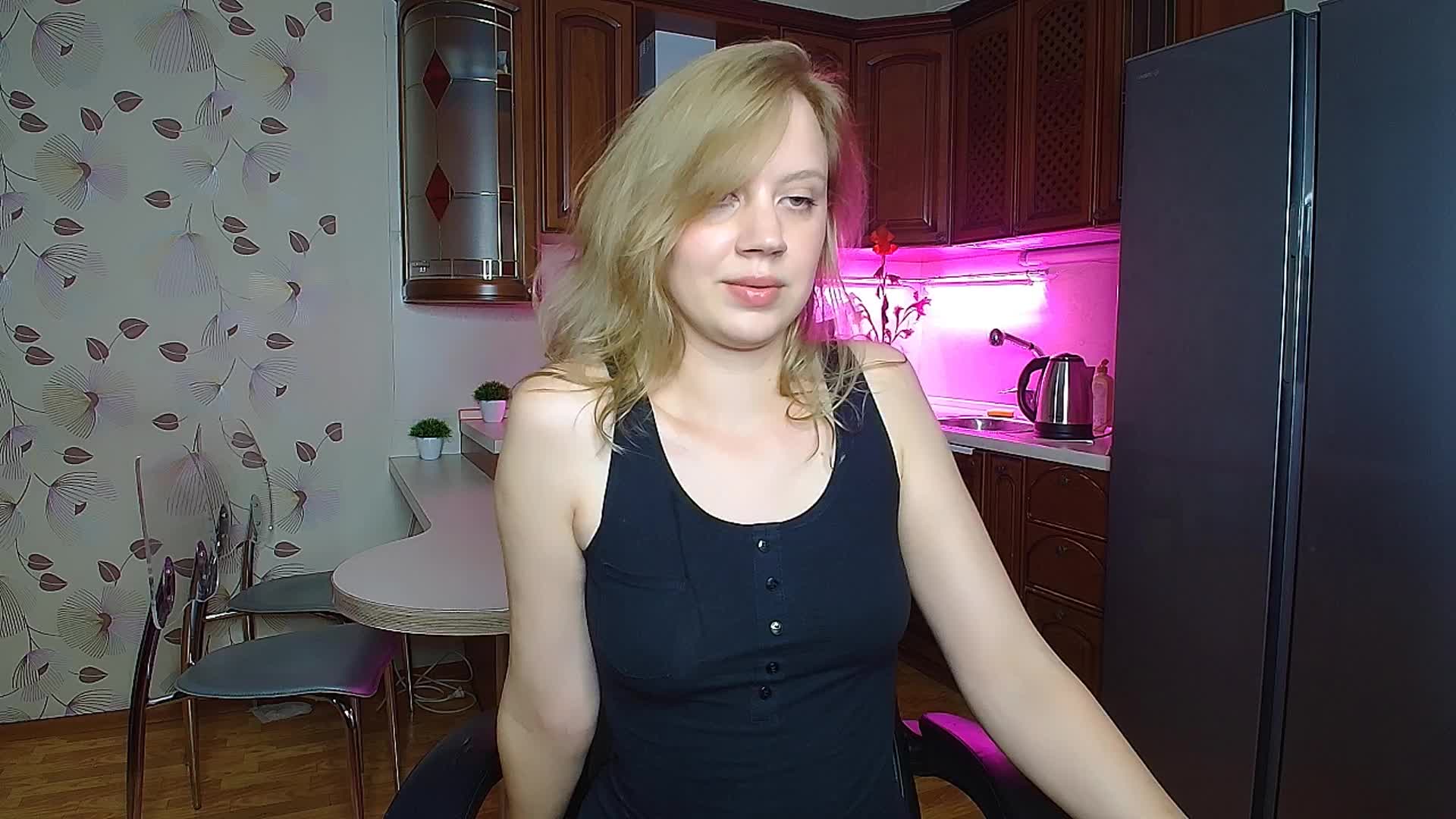 Nadins Live Sex August 25, 2025