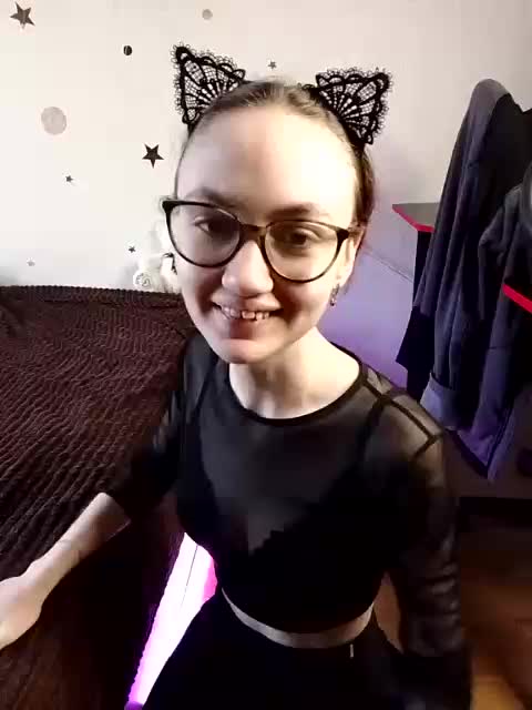 Foxy-moxxy Live Sex September 1, 2025