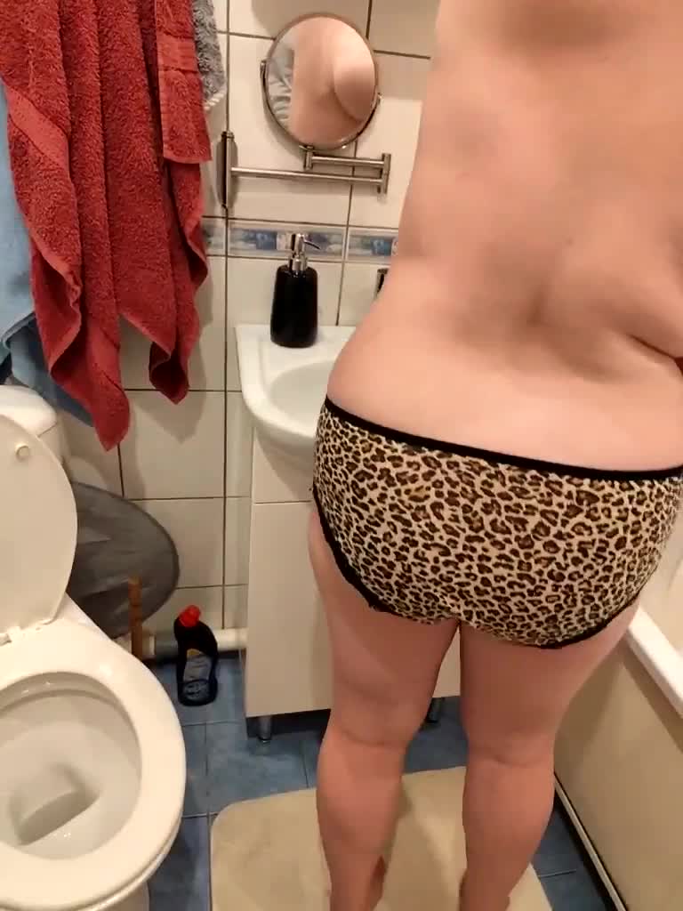 NaughtyTwins Live Sex September 4, 2025