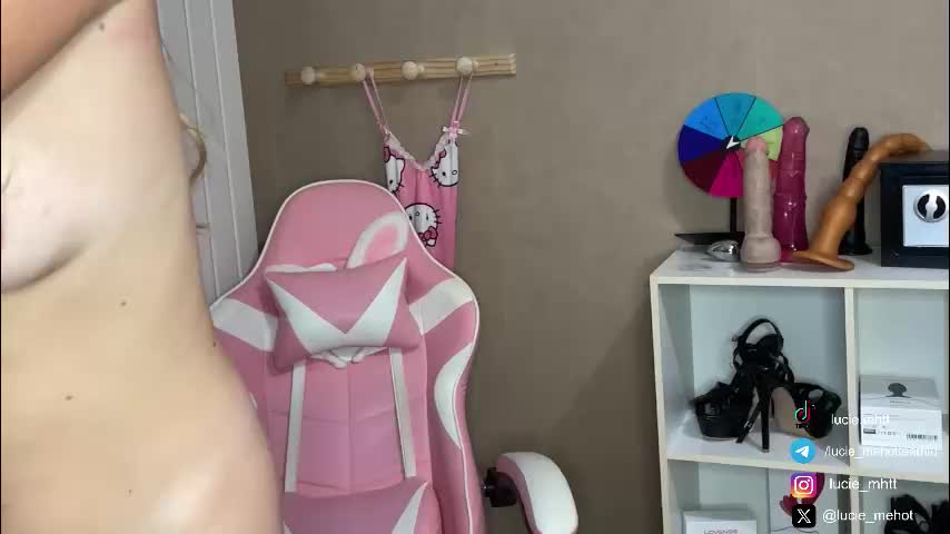 lucie_hot Live Sex September 12, 2025
