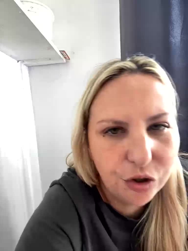 Roksi-8 Live Sex September 17, 2025