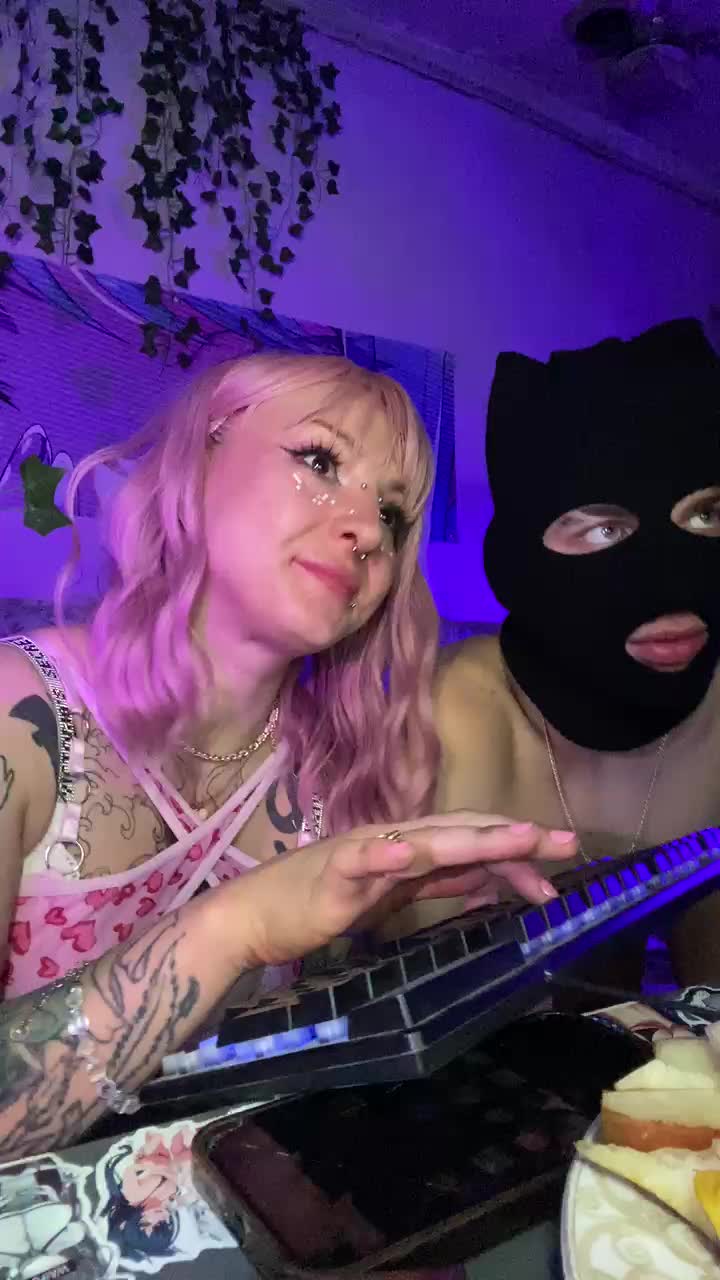 YourFantasyIsaCouple2 Live Sex September 17, 2025