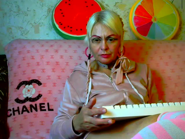 GardenerofIllusions Live Sex September 17, 2025