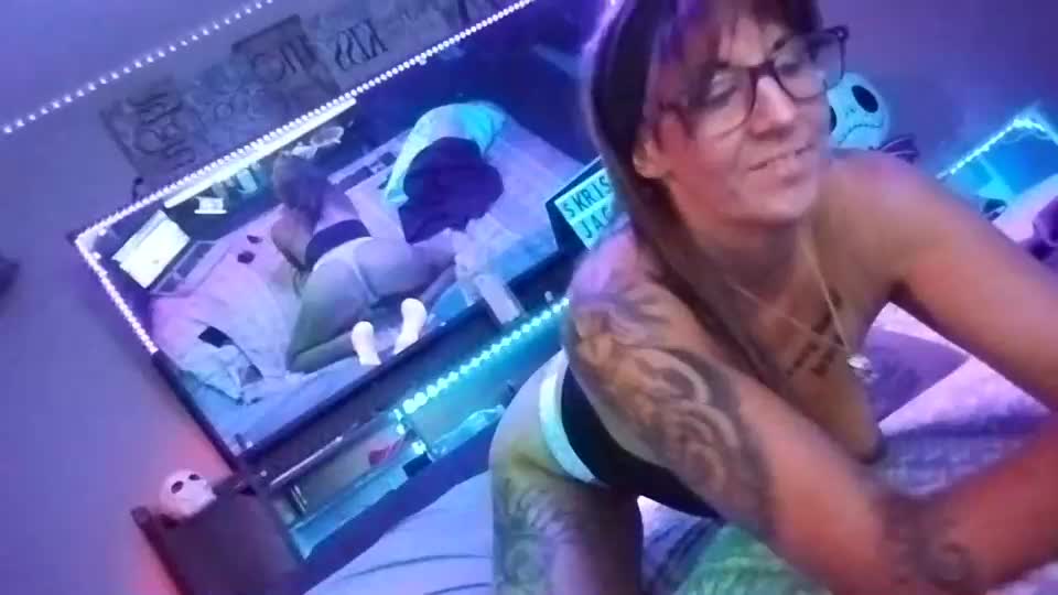 kikilovespartylights Live Sex September 17, 2025