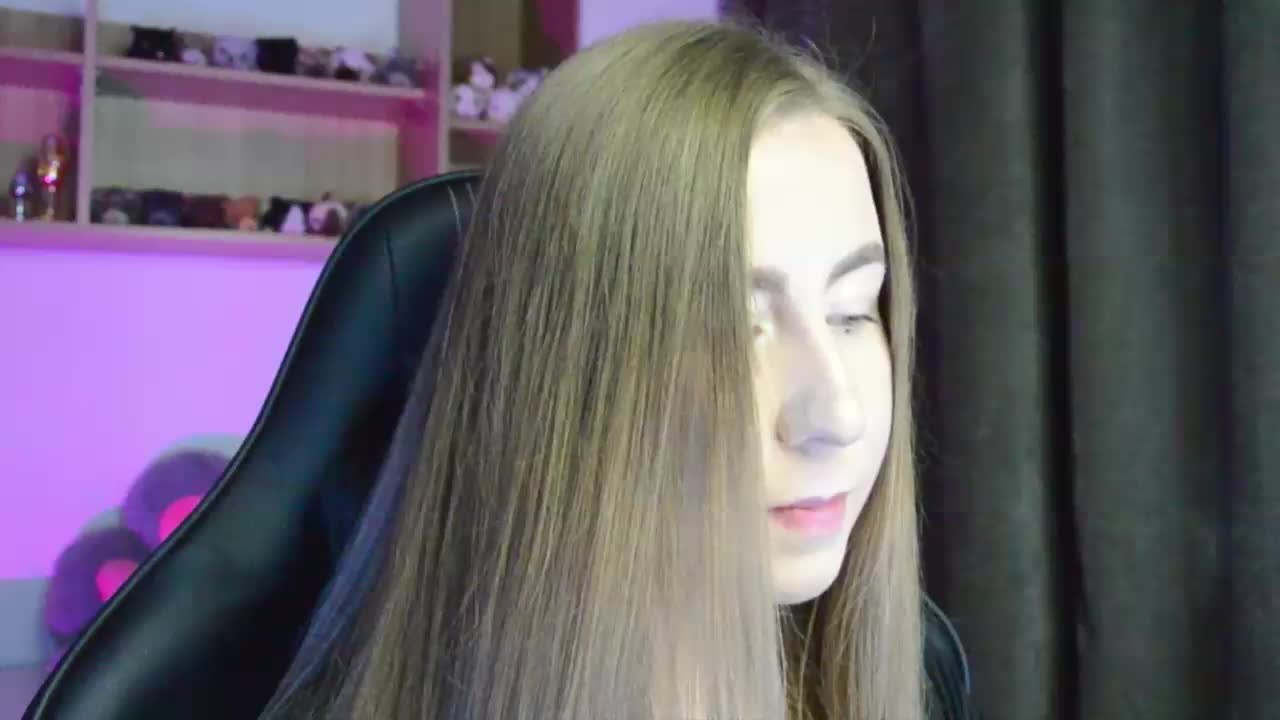 -Rii- Live Sex September 18, 2025