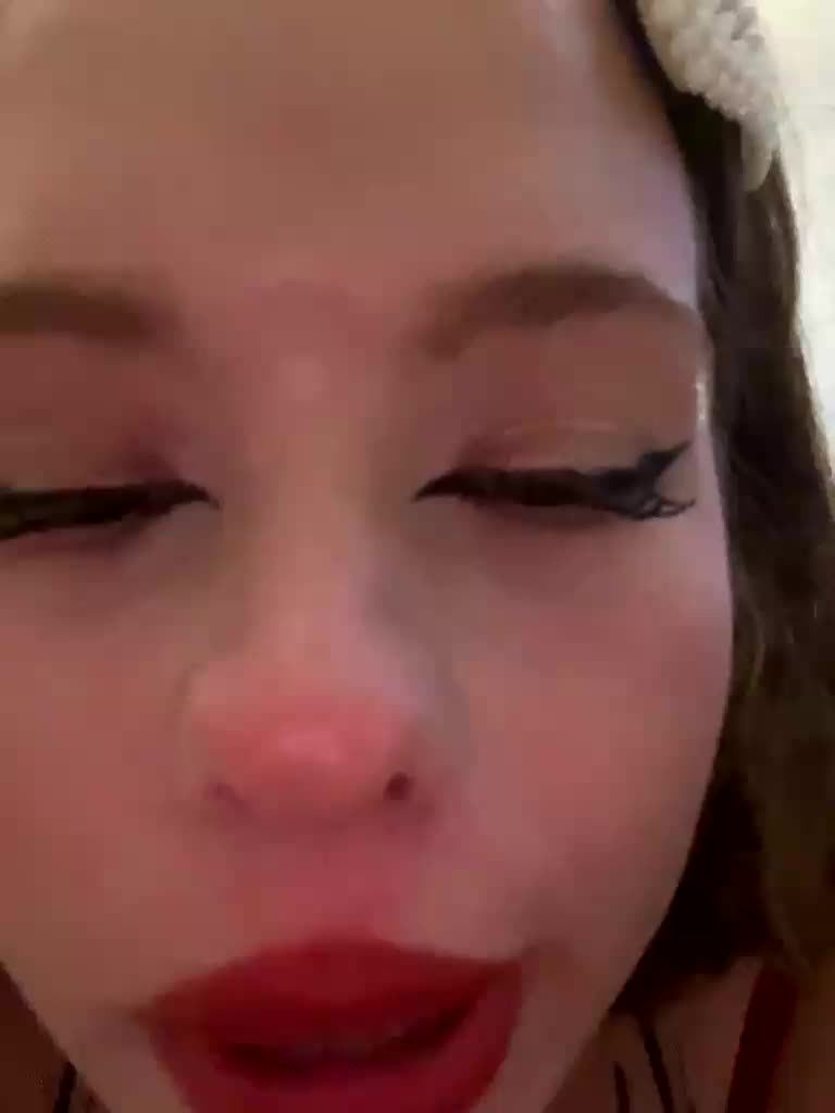 Twiksy Live Sex September 19, 2025