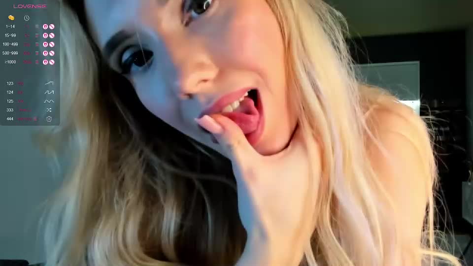 erotic__blondie Live Sex September 24, 2025