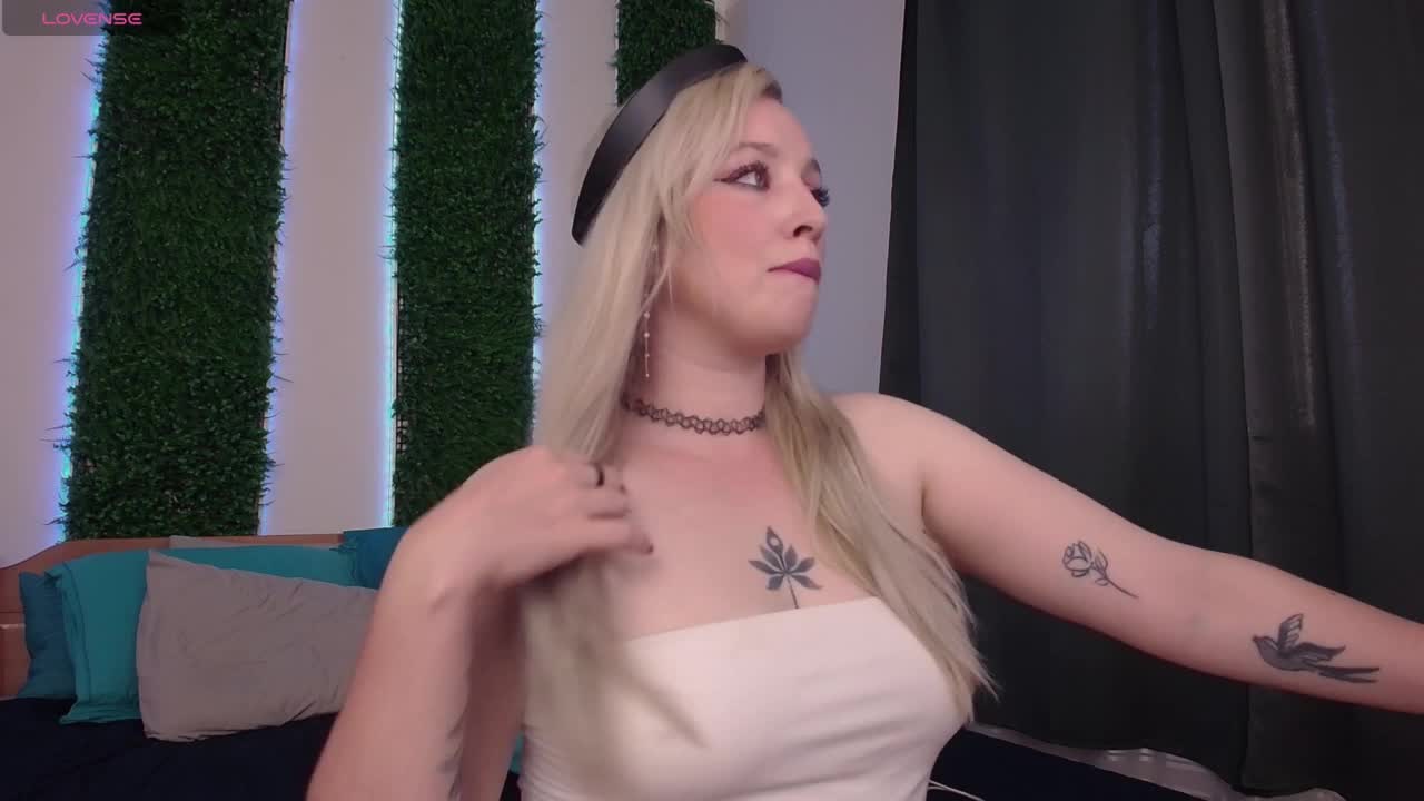 Nicole-Aniston Live Sex September 24, 2025