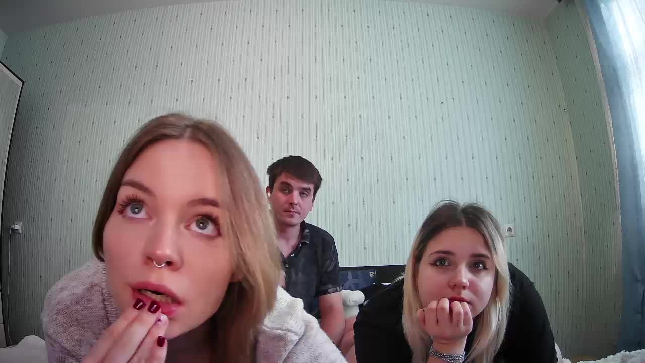 DivineTrio Live Sex September 21, 2025