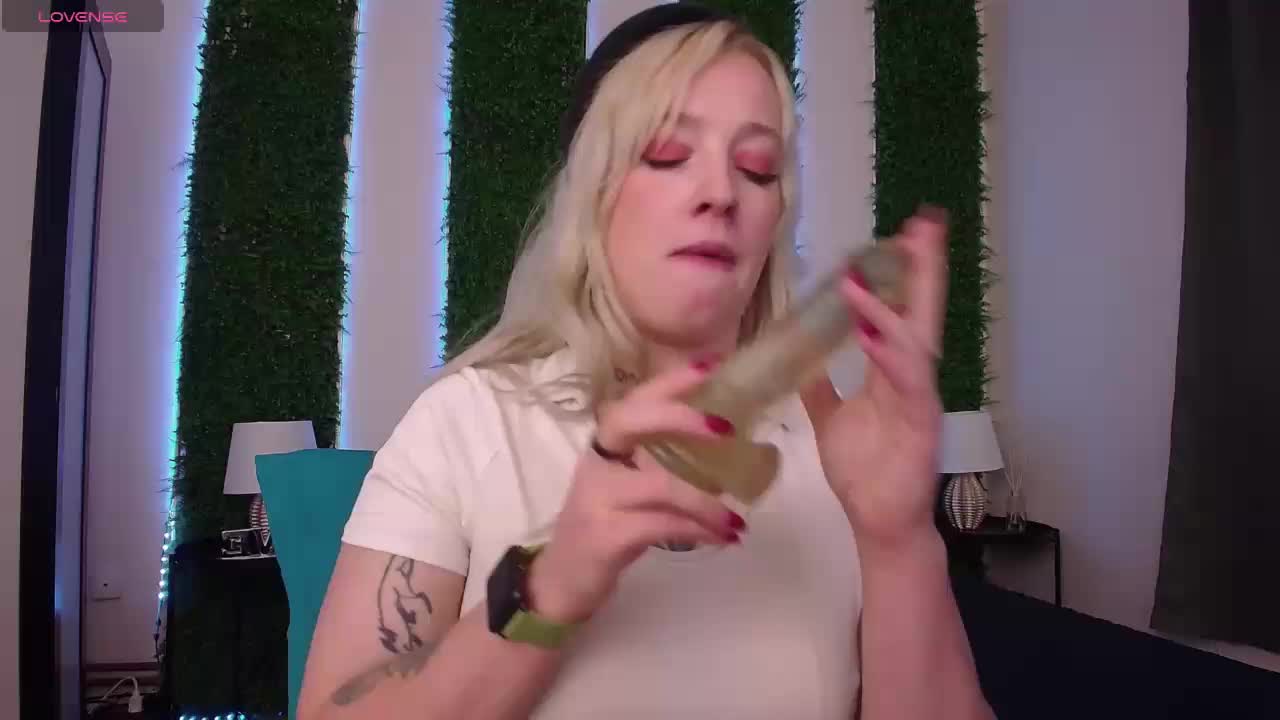 Nicole-Aniston Live Sex September 28, 2025