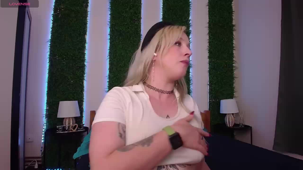 Nicole-Aniston Live Sex September 28, 2025