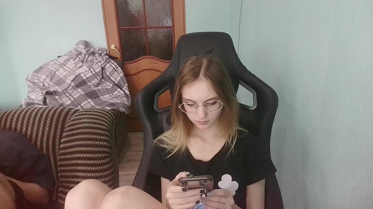 emolina Live Sex October 1, 2025