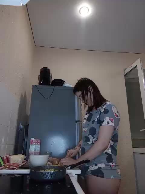 VikkiHamilton Live Sex October 8, 2025