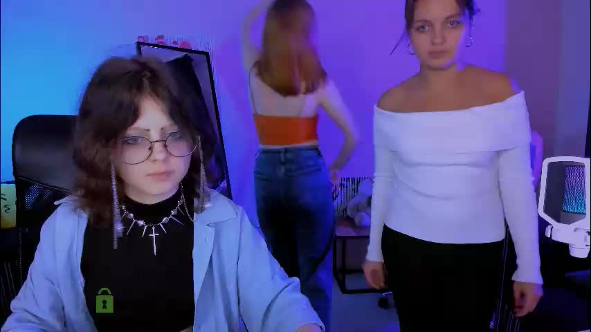 ellie_fire Live Sex October 12, 2025