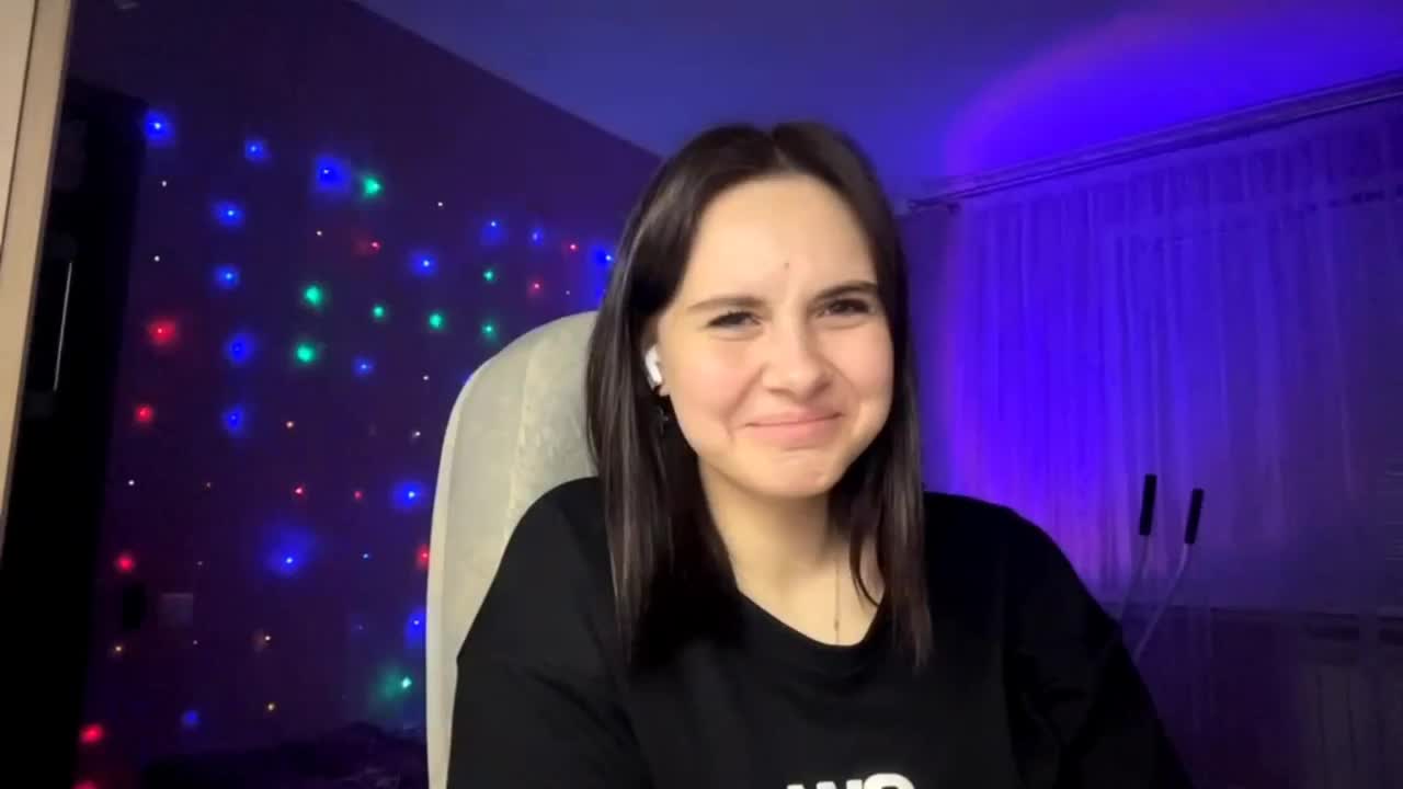 CANDY-LIPS-GIRL Live Sex October 14, 2025