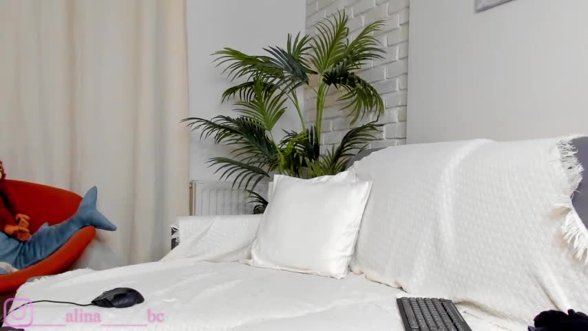 Miss--boo Live Sex October 14, 2025