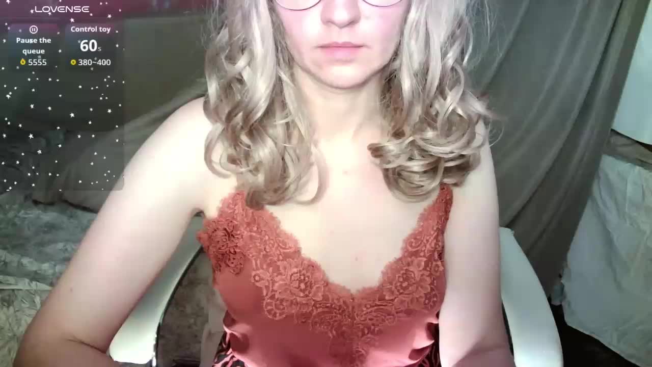 Victoria__Love Live Sex October 17, 2025