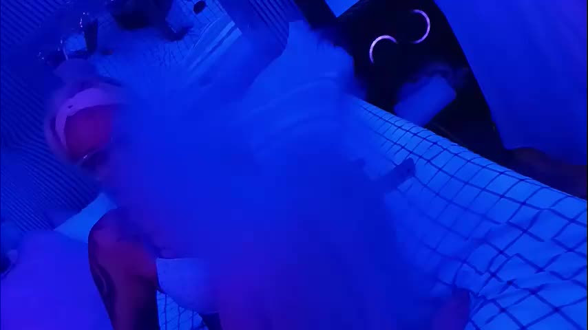 kikilovespartylights Live Sex November 5, 2025
