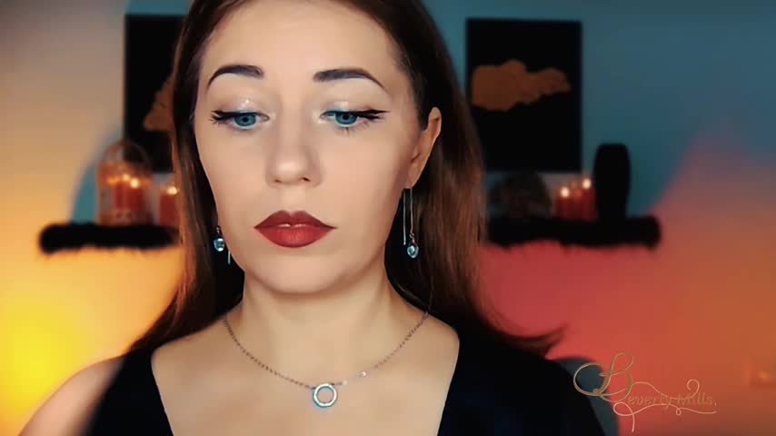 MissBeverlyMills Live Sex November 6, 2025