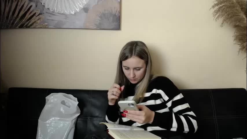 _nicole_new Live Sex November 6, 2025