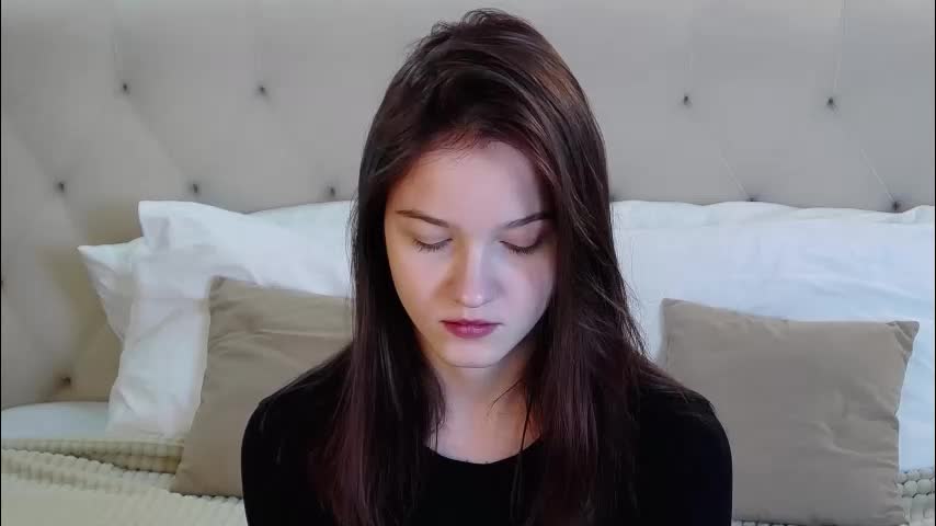 michelle_roux Live Sex November 7, 2025