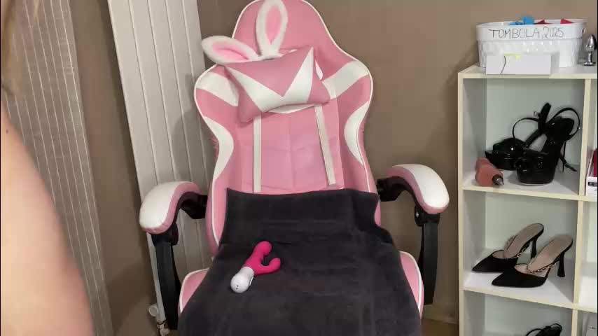 lucie_hot Live Sex November 8, 2025