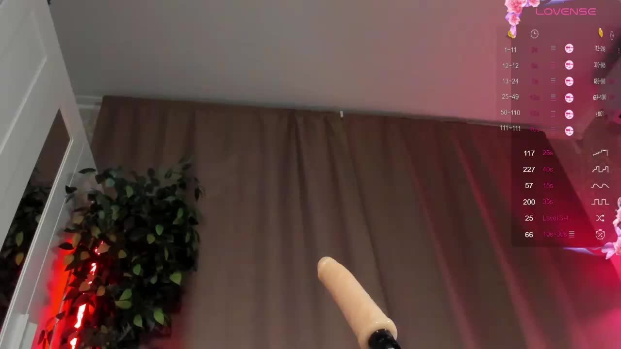 Juicy-Vikki Live Sex November 12, 2025