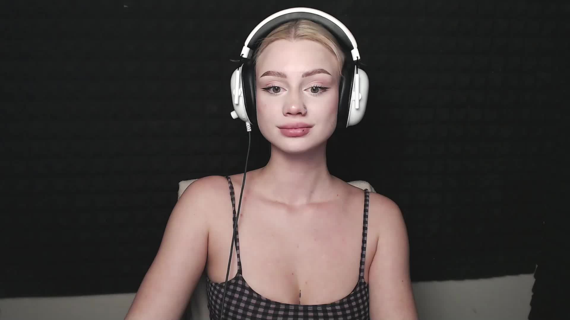 Ice-hot Live Sex November 14, 2025