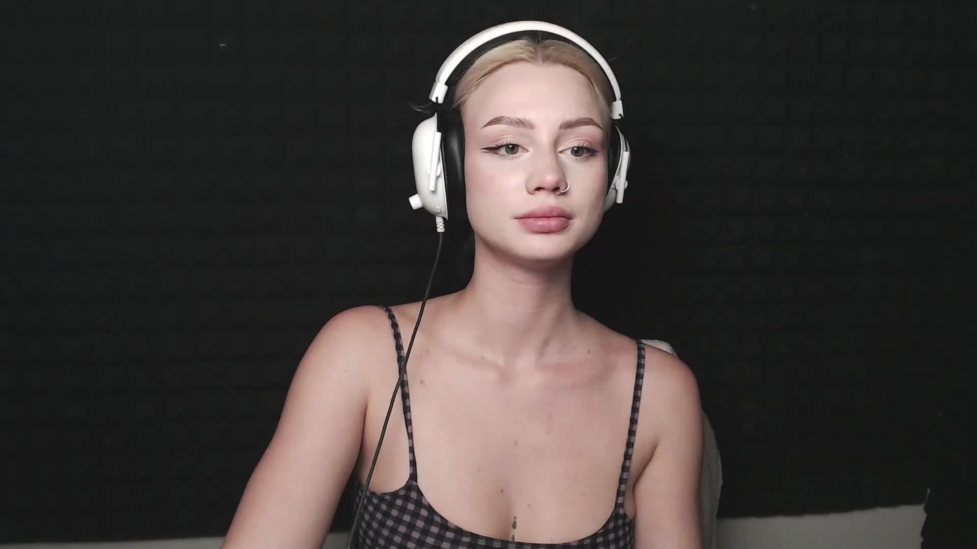 Ice-hot Live Sex November 14, 2025