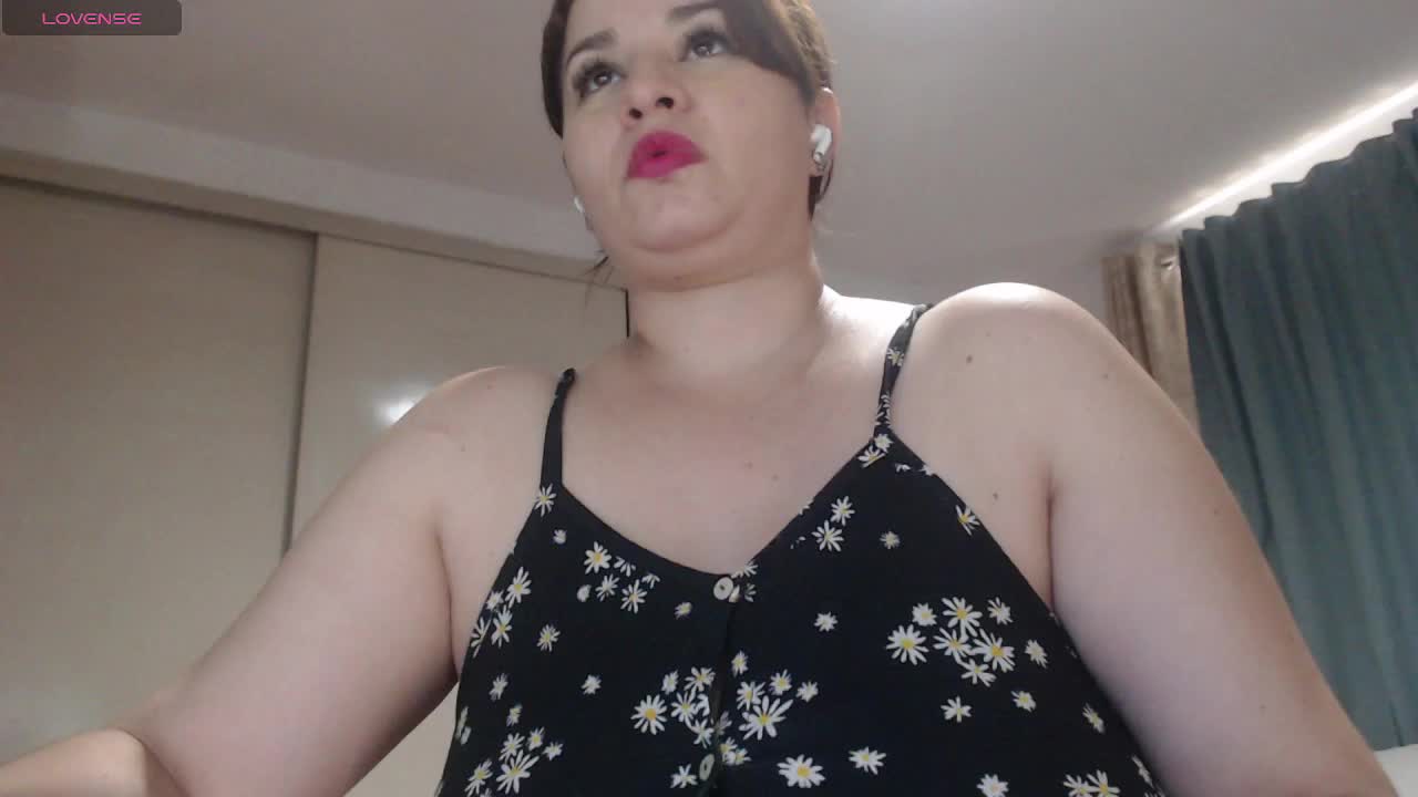 naturalmoommy Live Sex November 15, 2025