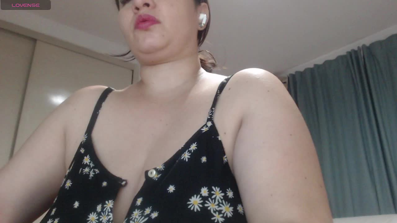 naturalmoommy Live Sex November 16, 2025