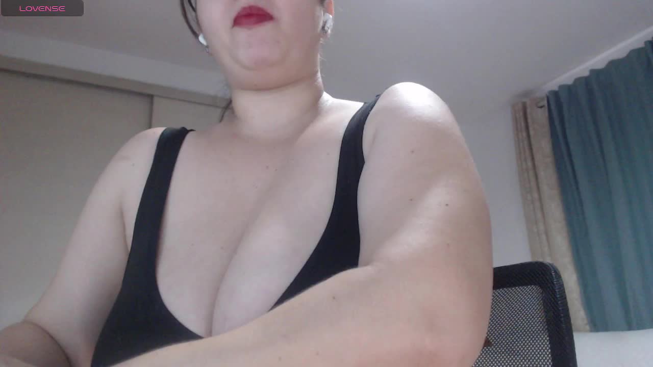 naturalmoommy Live Sex November 17, 2025