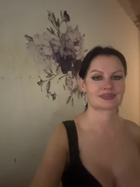 RoyalBreasts Live Sex November 17, 2025