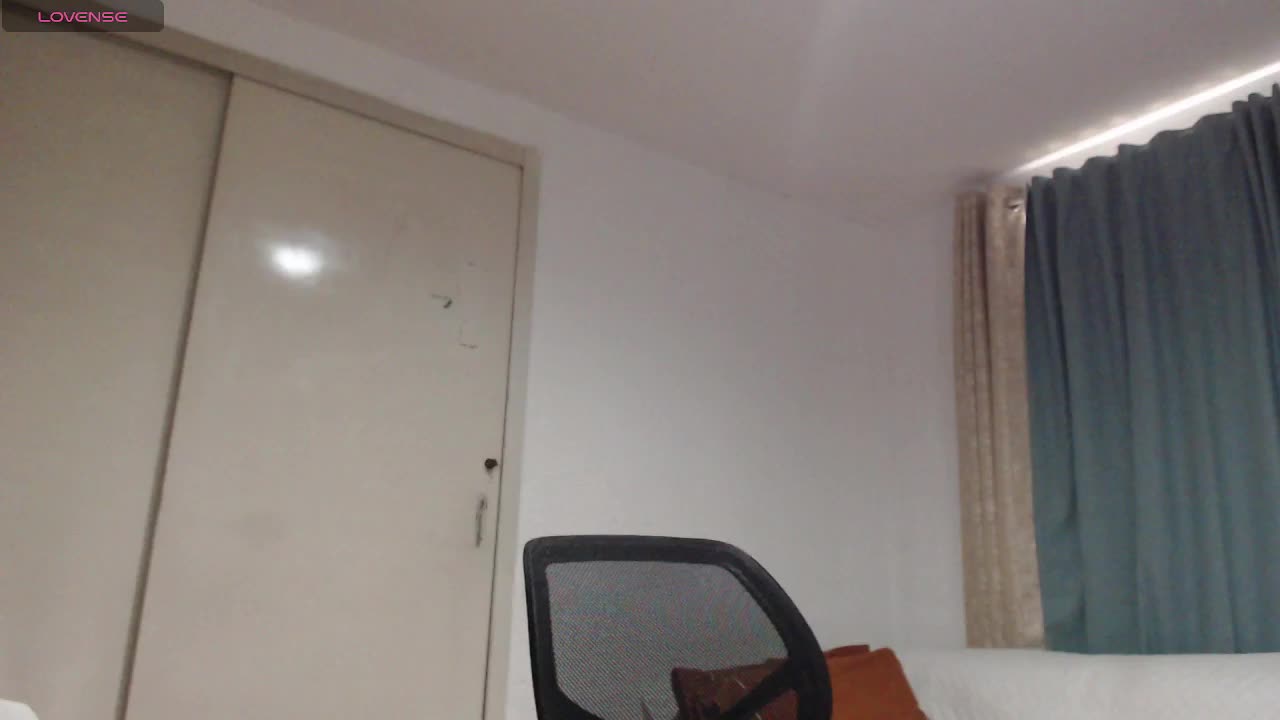 naturalmoommy Live Sex November 18, 2025