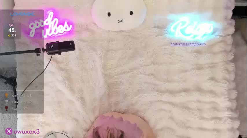 uwuxo Live Sex November 17, 2025