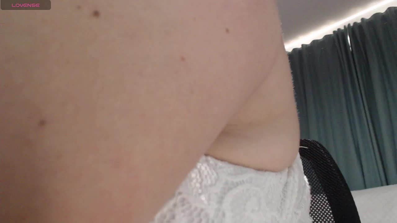 naturalmoommy Live Sex November 18, 2025