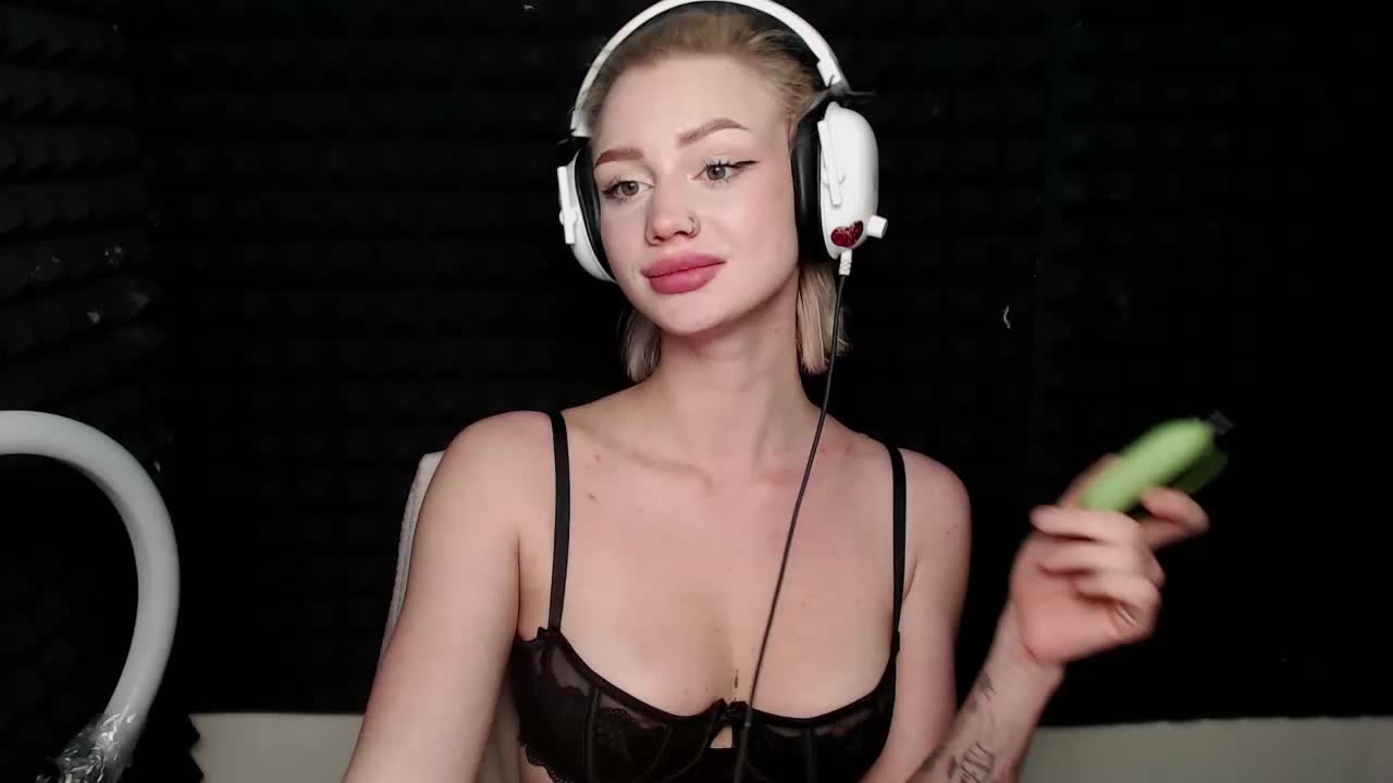 Ice-hot Live Sex November 18, 2025