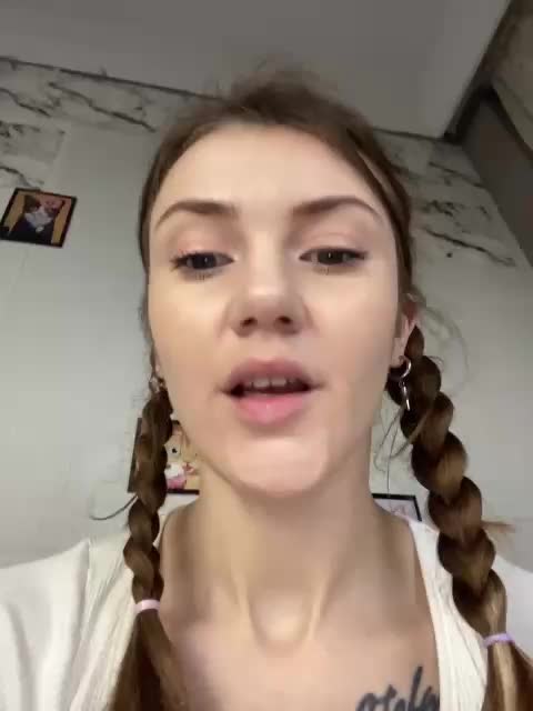 KristinaMoonx Live Sex November 22, 2025