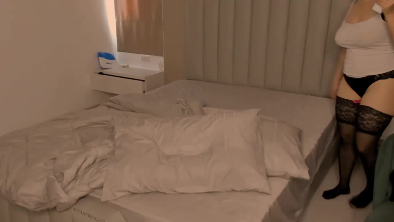 Juliamills Live Sex November 28, 2025