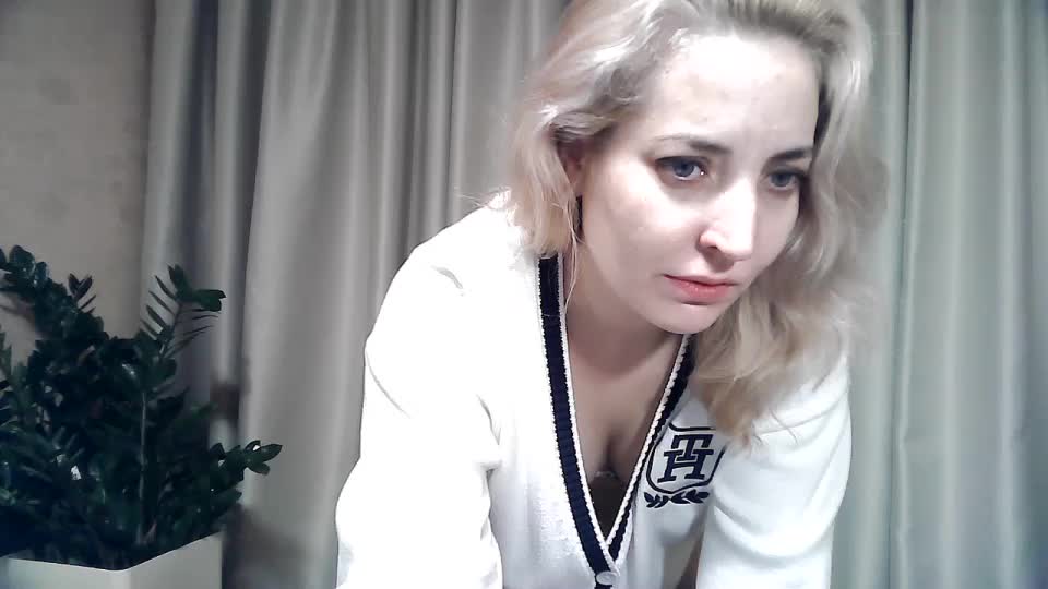 mariska-kiska Live Sex November 28, 2025