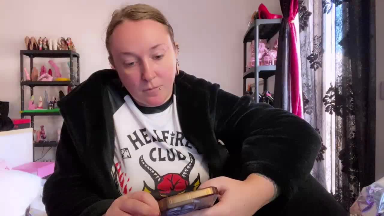 NylonQueen Live Sex November 27, 2025