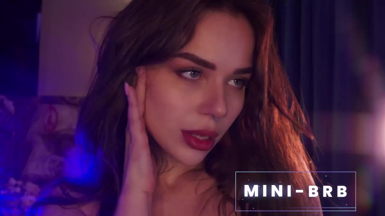 MiniNika Live Sex December 1, 2025