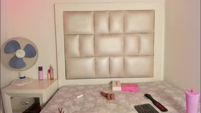 laura__js_ Live Sex December 1, 2025