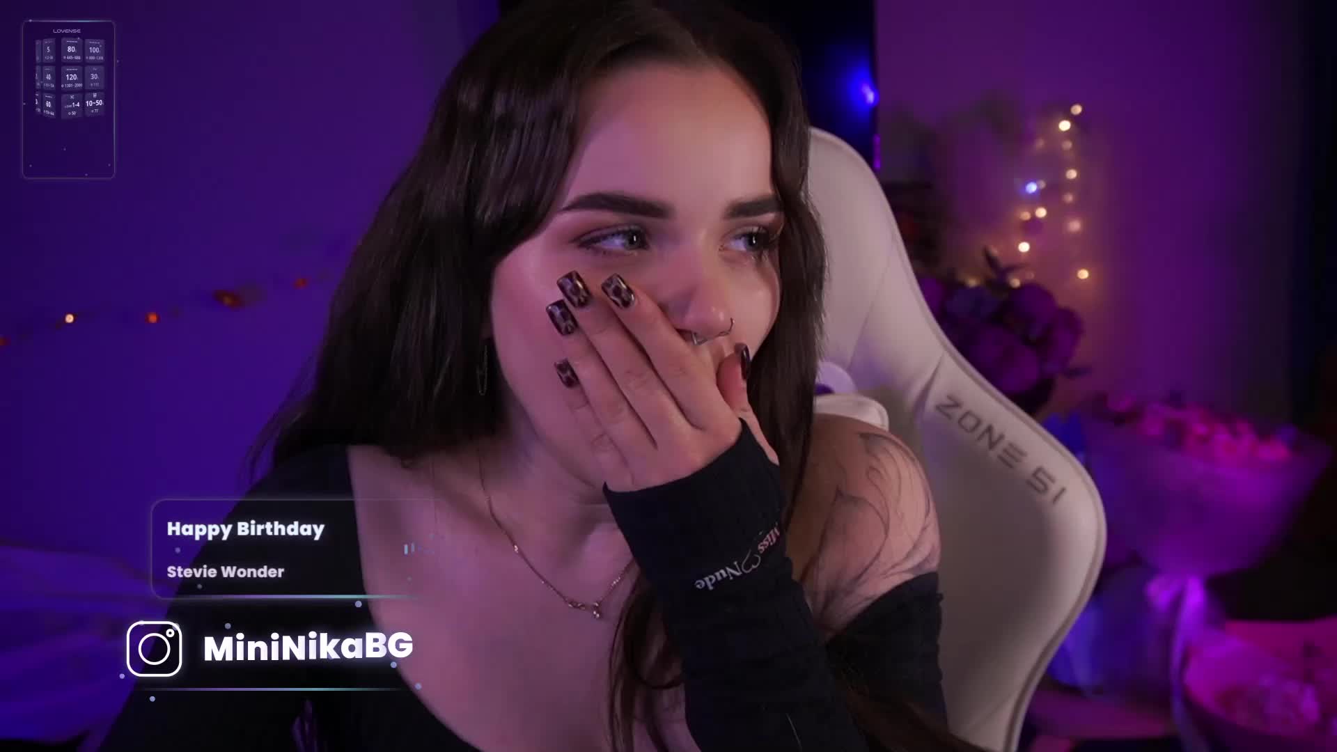 MiniNika Live Sex December 1, 2025