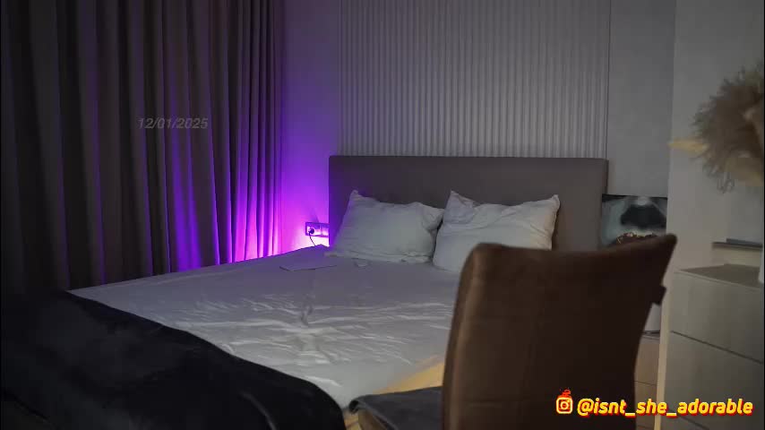 gold_blond Live Sex December 1, 2025